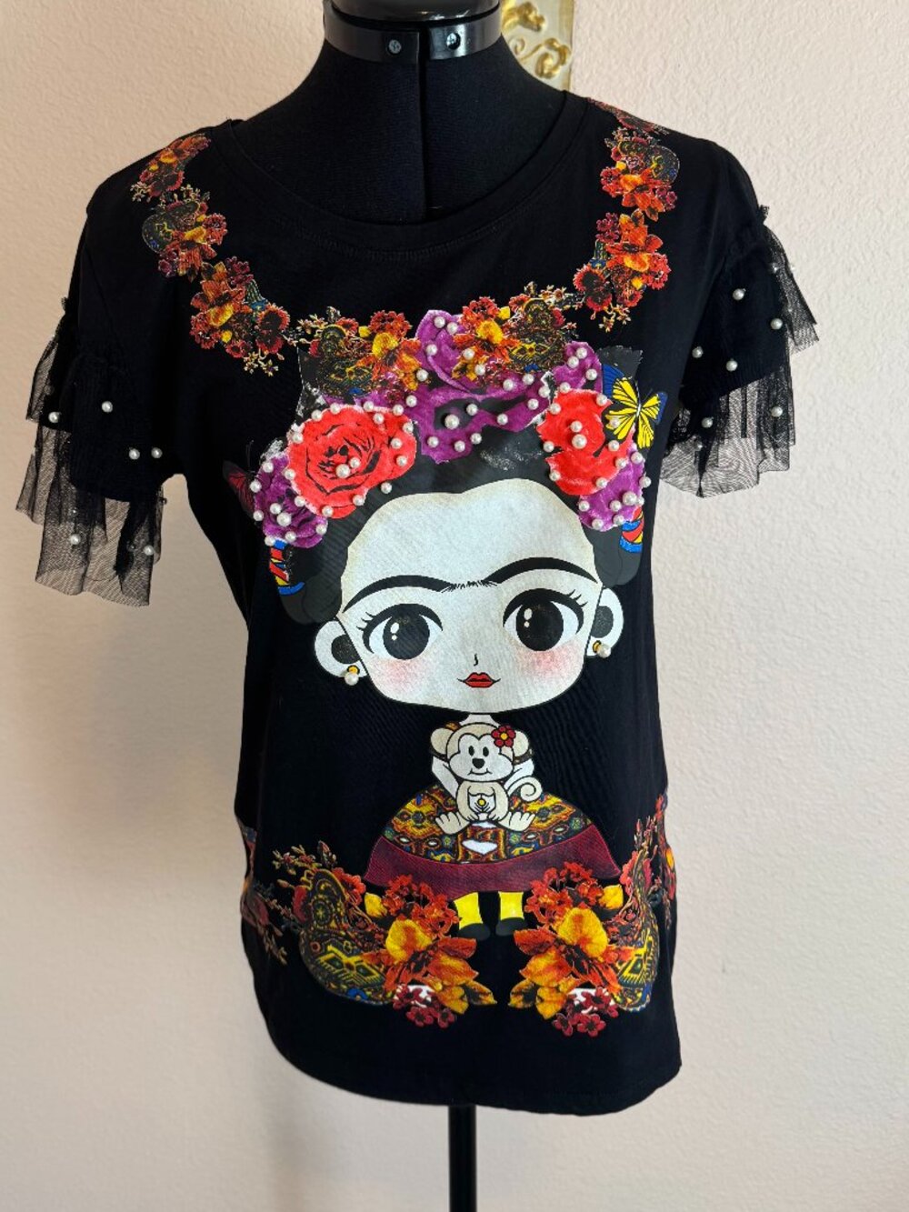 Vinizbena Frida Kahlo Embellished T-Shirt with Pearl Tulle Ruffle Sleeves Large